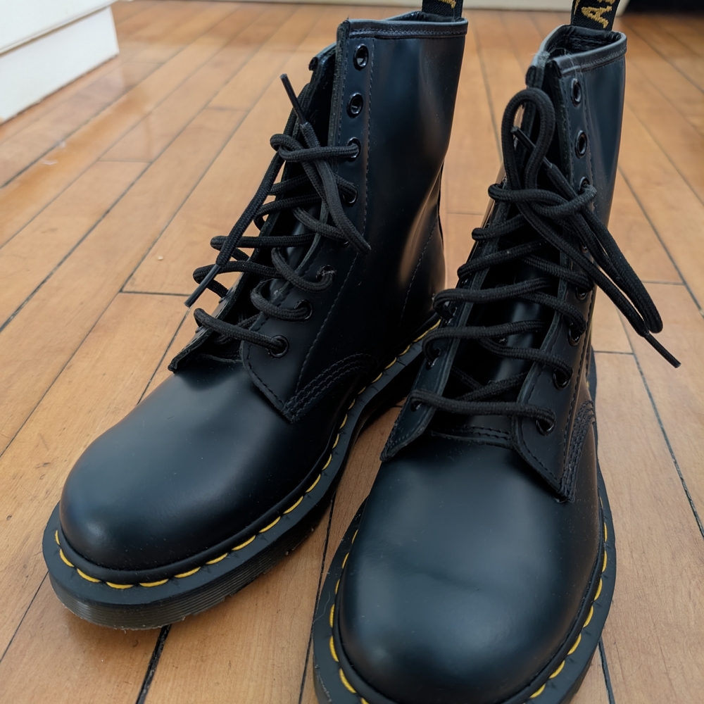 Dr. martens Black Leather Lace-Up Boots Womens US7 EU38